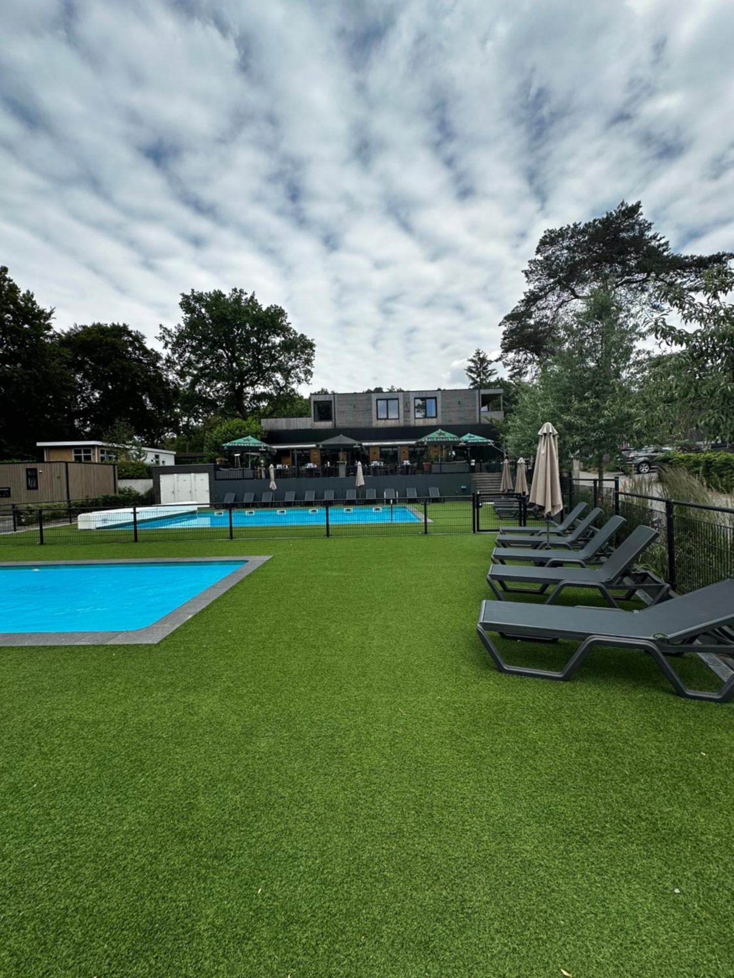 Dubbele Chalet Op Recreatiepark Topparken Op De Veluwe In Beekbergen Met Grote Vrije Tuin En Eigen Parkeerplaats Exteriér fotografie