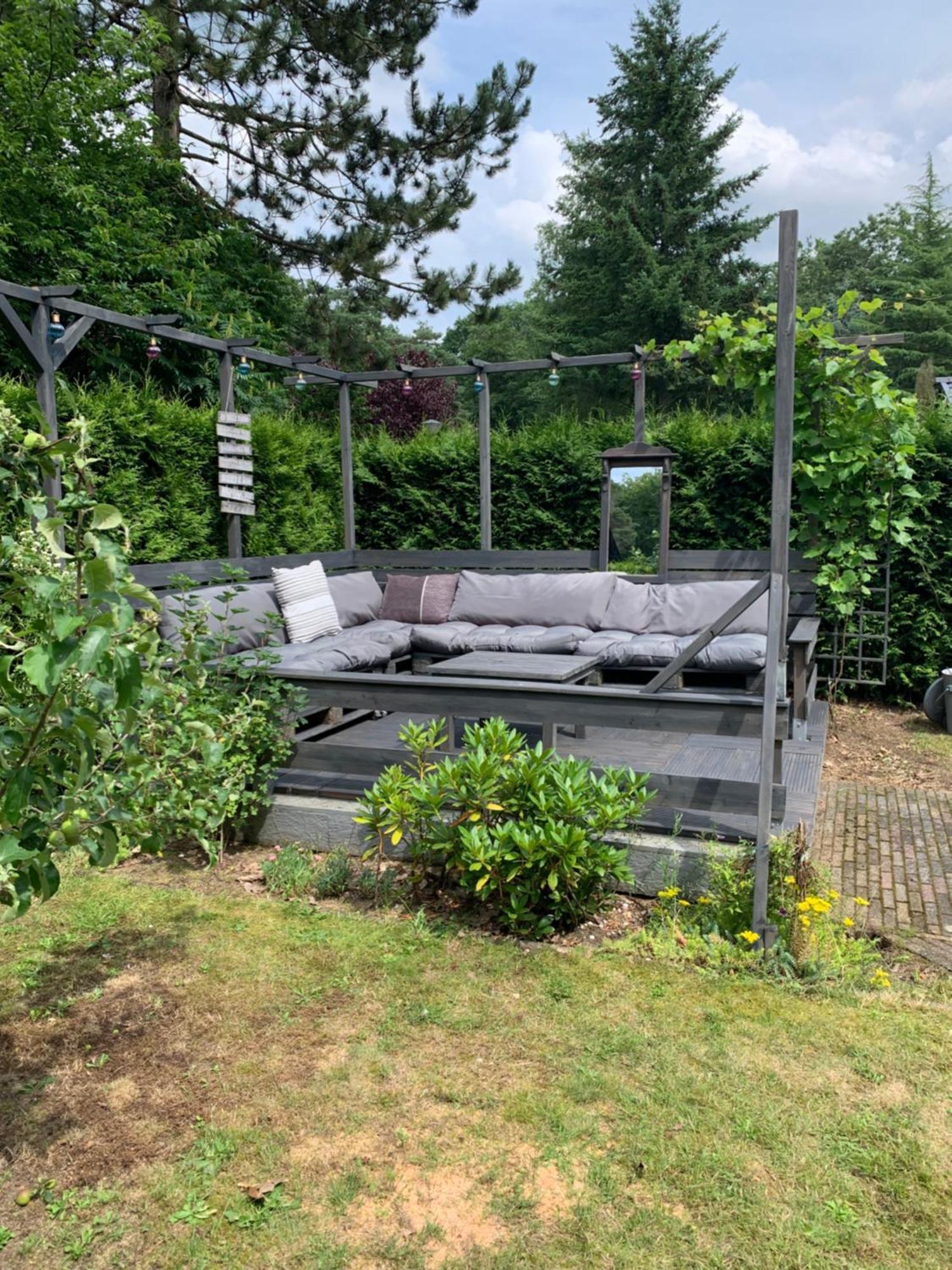 Dubbele Chalet Op Recreatiepark Topparken Op De Veluwe In Beekbergen Met Grote Vrije Tuin En Eigen Parkeerplaats Pokoj fotografie