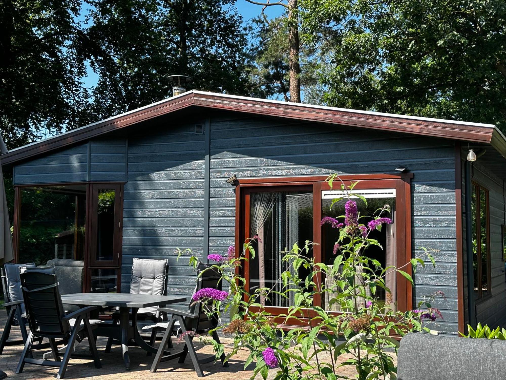 Dubbele Chalet Op Recreatiepark Topparken Op De Veluwe In Beekbergen Met Grote Vrije Tuin En Eigen Parkeerplaats Exteriér fotografie